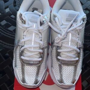 Nike Women Zoom Vomero 5 Metallic Silver and White Sneakers